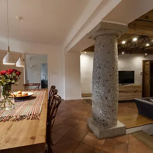  Apartment River And Castle View Rose Tour As Slovenia